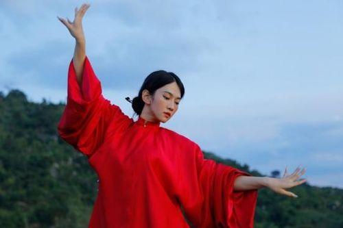 MV 'Chim quý trong lồng' - Sổ lồng bay đi