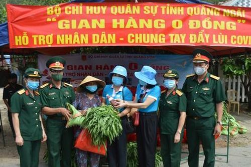 Quảng Ngãi: 'Gian hàng 0 đồng' thắm tình quân dân