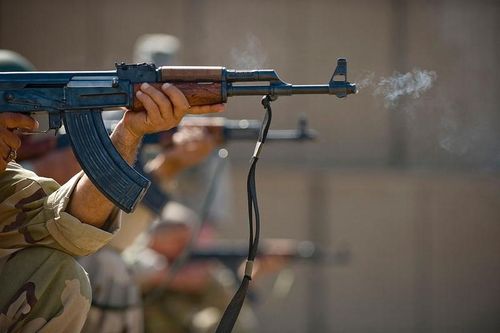 Súng tiểu liên AK-74 có xứng đáng là 'hậu bối' của khẩu AK-47?