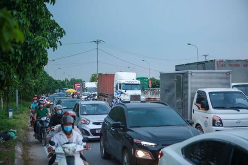 Nguyên nhân khiến cửa ngõ phía Nam, phía Bắc của Hà Nội bị ùn tắc kéo dài