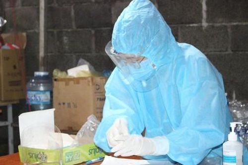Nam nhân viên tại siêu thị mắc COVID-19 sau hai lần xét nghiệm PCR âm tính