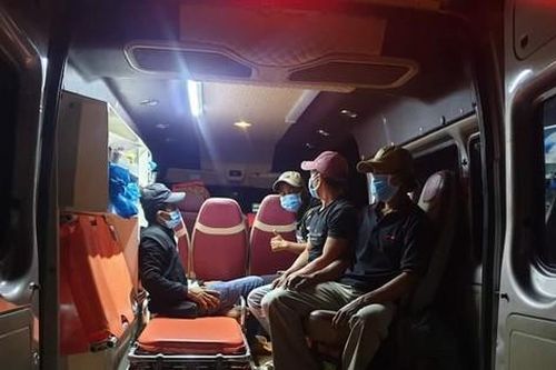 Không có xe, 4 ngư dân đi bộ từ Ninh Thuận về Phú Yên