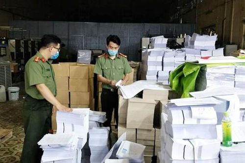 Vụ in lậu 20 tấn sách ở Hà Nội: Một công ty tiếp tục vi phạm khi đang bị điều tra