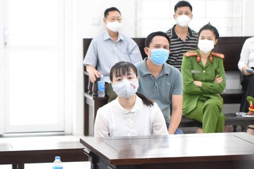 Lừa nhận 'lo việc' cho đồng nghiệp, hai cựu cán bộ công an ở Hà Nội lĩnh án tù