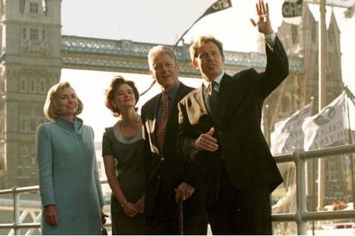 Bill Clinton từng thích ăn uống, mua sắm hơn gặp Nữ hoàng Anh