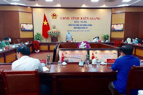 Người dân ra ngoài khi không cần thiết, phạt xong có thể đưa vào khu cách ly