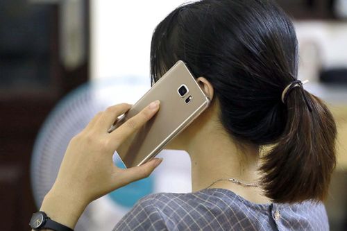Nhà mạng nói gì về thông tin 'bị trừ tài khoản ngân hàng khi nhận cuộc gọi từ tổng đài'?