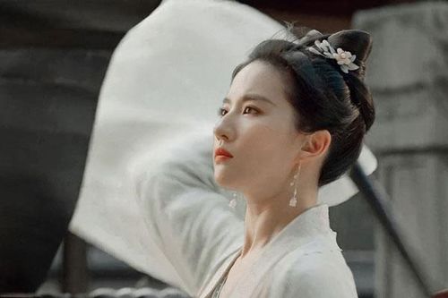 Những ngôi sao Hoa ngữ 'mãi không ngóc đầu lên nổi' với danh xưng mà người hâm mộ đặt cho