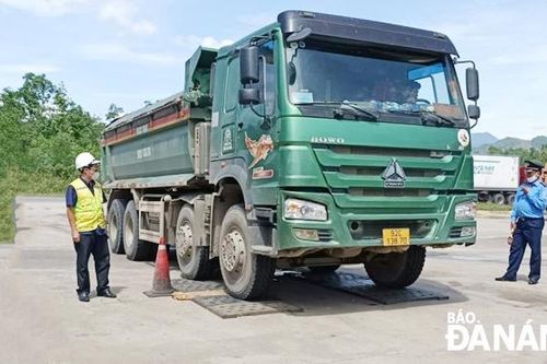 Xử lý vi phạm xe quá khổ, quá tải