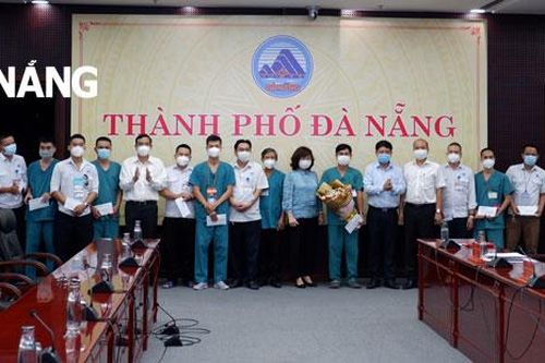 15 nhân viên Trung tâm cấp cứu 115 Đà Nẵng chi viện cho Thành phố Hồ Chí Minh