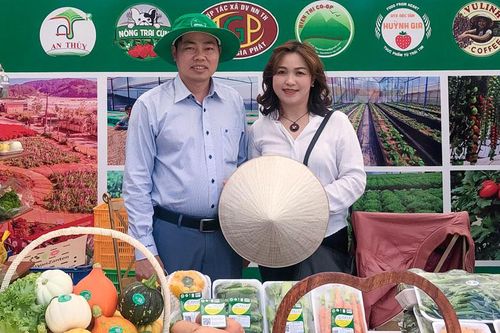 Nông dân hợp tác làm giàu