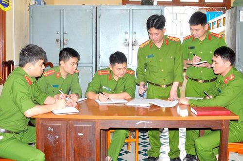 Bản lĩnh, nhân văn, vì nhân dân phục vụ
