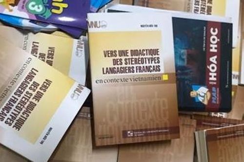 Thu giữ 20 tấn sách lậu tại 2 xưởng in