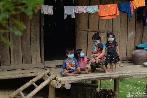 Khó khăn của đồng bào Khơ Mú, Kỳ Sơn những ngày giãn cách
