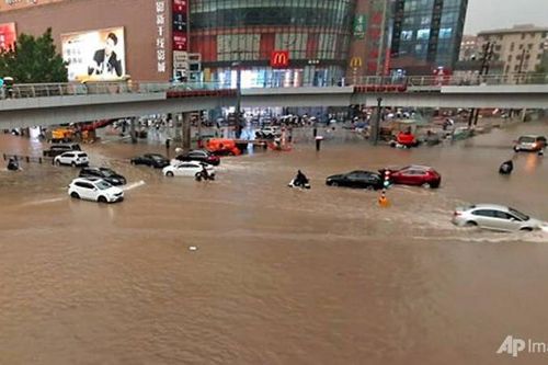 Mưa lũ tại Trung Quốc, 12 người chết