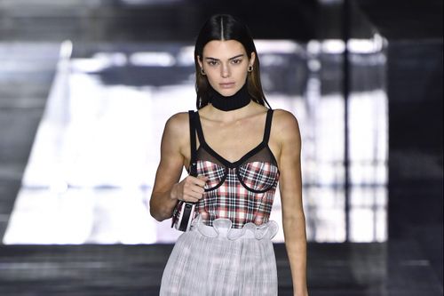 Doanh thu Burberry tăng vượt trội sau làn sóng tẩy chay