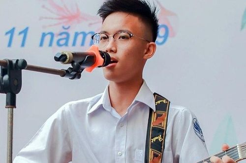 Nam sinh 18 tuổi viết ca khúc cổ vũ TP.HCM chống dịch