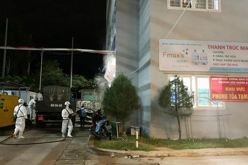 Đà Nẵng yêu cầu ai ở nhà đó, dừng shipper, grab, xe kinh doanh dưới 9 chỗ