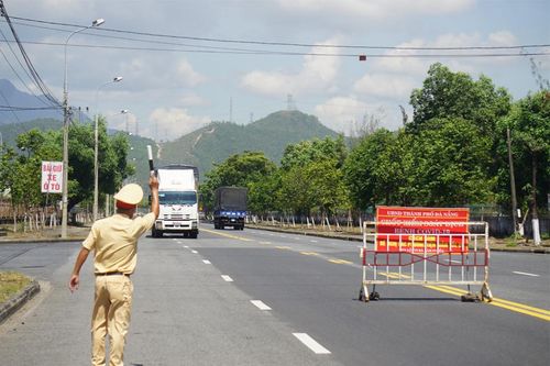 Chủ tịch UBND tỉnh Quảng Nam yêu cầu triển khai các biện pháp cấp bách chống dịch Covid-19