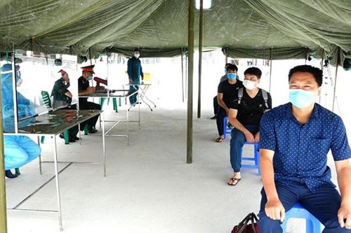 Hà Nội cách ly tập trung toàn bộ người về từ các địa phương đang giãn cách xã hội