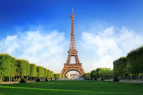 Tháp Eiffel suýt bị dỡ bỏ: Lộ lý do sốc liên quan 'quái vật'