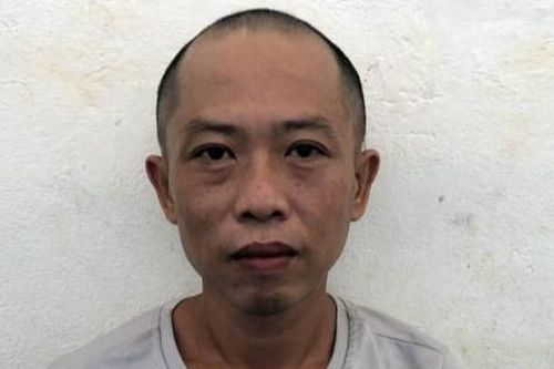 Bắt kẻ mang theo 'vũ khí nóng' đi buôn ma túy