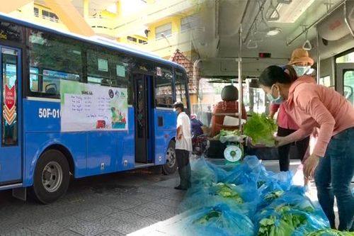 TP.HCM: Độc đáo 'siêu thị trên xe buýt' bán hàng bình ổn giá cho dân