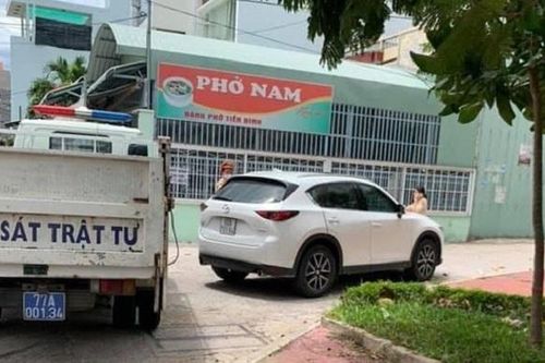 Tài xế tăng tốc ô tô vượt chốt kiểm dịch, ép cảnh sát té ngã ở Bình Định