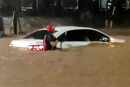 Mưa chưa từng có trong 1.000 năm trút xuống TQ, gần 20 người thiệt mạng
