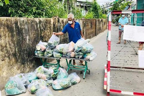 Người Hà Tĩnh ở TP Hồ Chí Minh ấm lòng với tình cảm nơi quê nhà