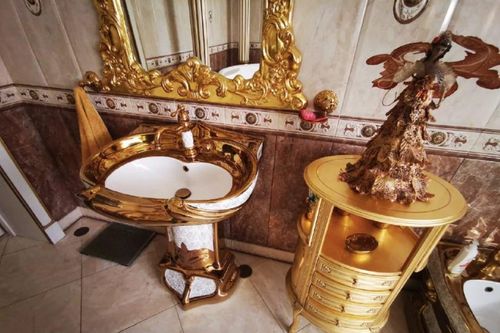 Choáng ngợp trước dinh thự dát vàng của cảnh sát 'mafia' Nga