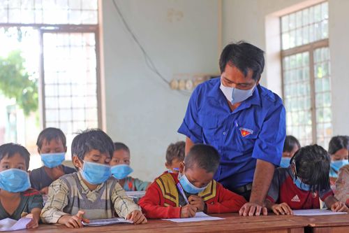 Mùa hè bổ ích của trẻ em vùng biên