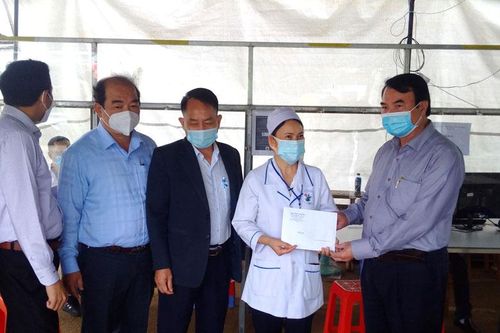 Lãnh đạo UBND tỉnh kiểm tra công tác phòng chống dịch tại các huyện, thành
