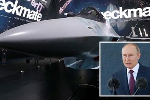Tổng thống Putin đích thân kiểm tra siêu tiêm kích 'Chiếu tướng'