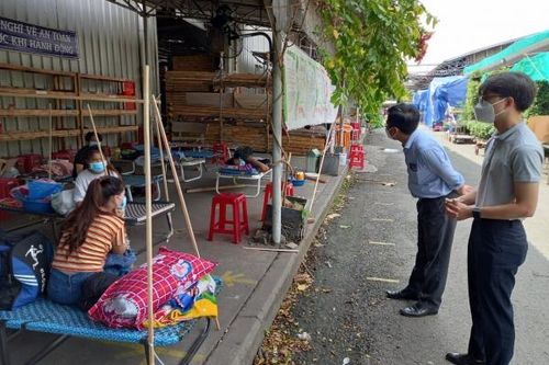 Tổ công tác Bộ Y tế giúp doanh nghiệp ở TP.HCM có nhiều ca nhiễm COVID-19 ứng phó với dịch bệnh