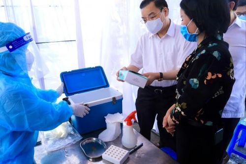 Hà Nội đủ năng lực triển khai chiến dịch tiêm 200.000 mũi vắc xin COVID-19/ngày