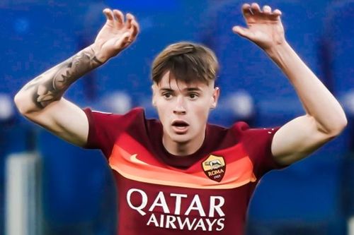 Tiền vệ 19 tuổi giúp Mourinho có trận thắng thứ hai ở Roma