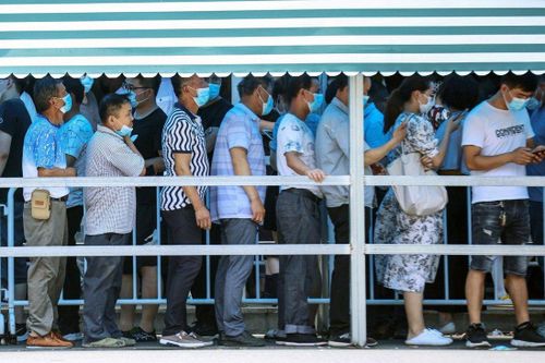 Trung Quốc hủy 500 chuyến bay vì phát hiện ổ dịch mới