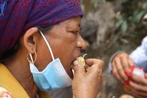 Công nhân đi bộ xuyên đêm từ Bình Định về quê tránh dịch