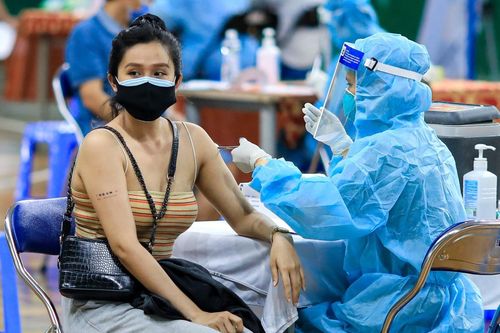 Buổi tiêm vaccine đúng chuẩn ở TP.HCM