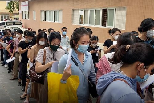 Bí thư Hà Nội: Dừng ngay điểm tiêm vaccine Bệnh viện E