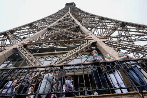 Tham quan Tháp Eiffel phải có chứng nhận tiêm chủng Covid-19