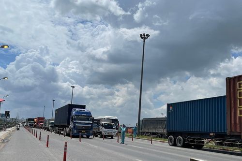 Bộ GTVT tiếp tục kiến nghị tạo điều kiện trong xét nghiệm COVID-19 với lái xe