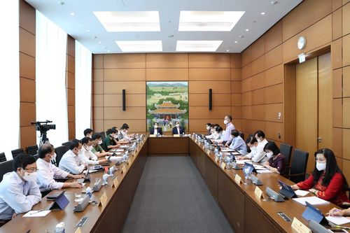 Chính phủ ngày càng khẳng định được bản lĩnh trước khó khăn, thách thức