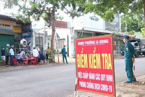 Thêm 4 ca dương tính, Gia Lai họp khẩn