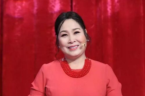 NSND Hồng Vân phát ngôn giữa dịch bệnh gây tranh cãi