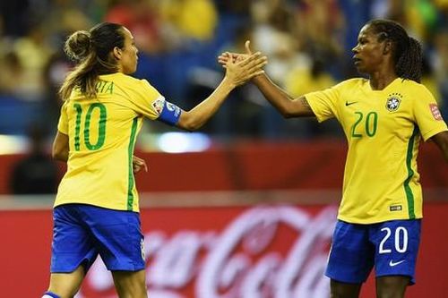 Huyền thoại bóng đá nữ Brazil lập kỳ tích 7 lần đá Olympic