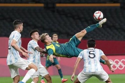 Olympic Úc khiến các đàn em Messi nhận cú sốc nặng