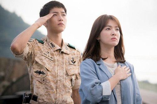 Song Hye Kyo tái hợp đạo diễn Hậu Duệ Mặt Trời