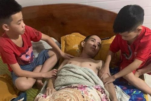 Cha ung thư phổi di căn, con bất ngờ phát hiện ung thư máu